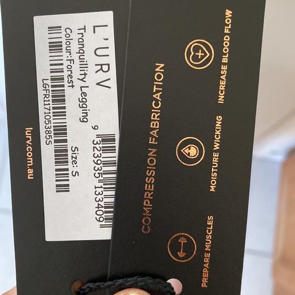 NWT SET- L’urv Tranquillity Bra & Leggings- Size S Forest Green - Picture 16 of 16